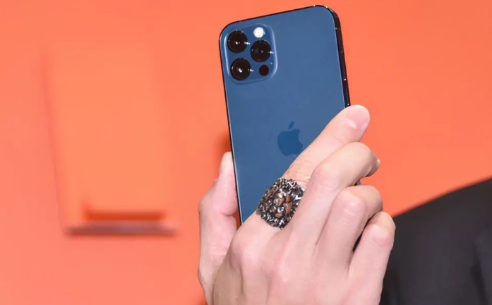 拉萨苹果手机维修分享iPhone12系列重启方法教程 